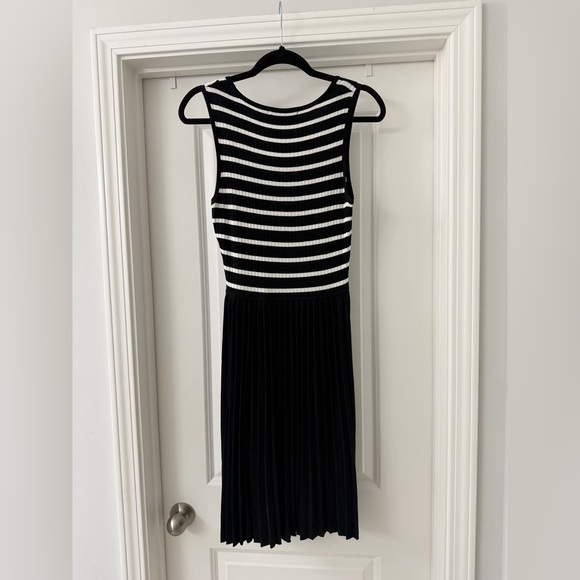 Black and White Knit Mini Dress - Picture 4 of 4